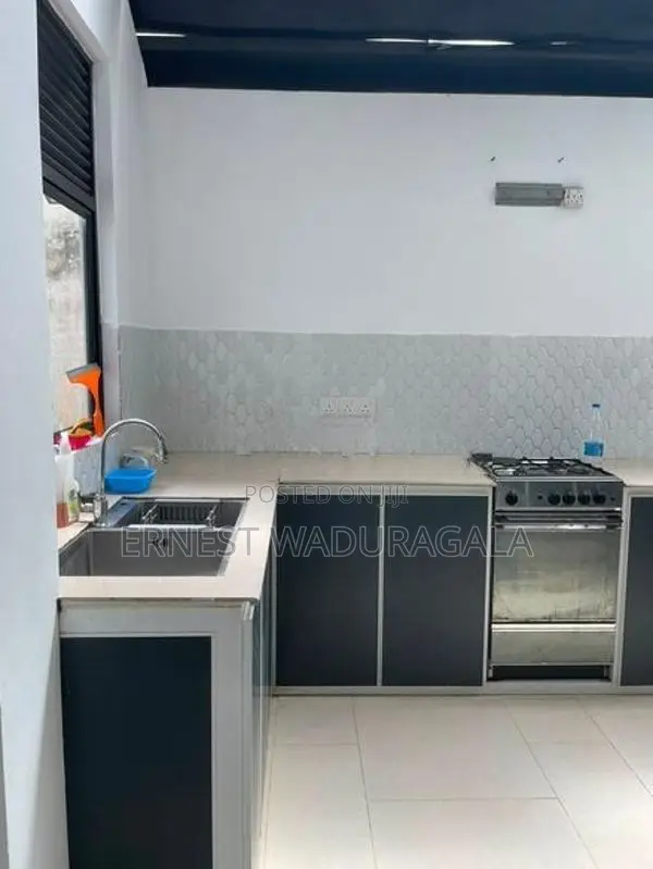 House for Rent in Battaramulla Koswatta.Hr526-