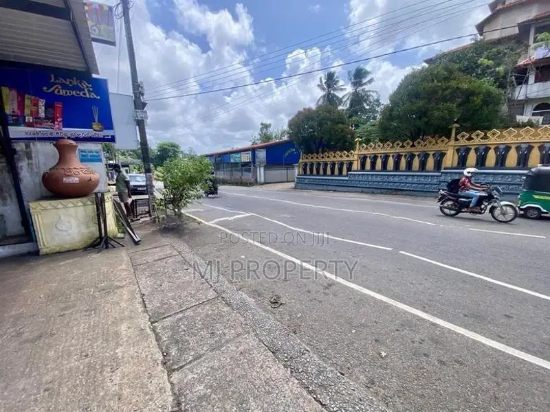 ( TC-1038) Highly Valuable Commercial Building Sale in Malabe