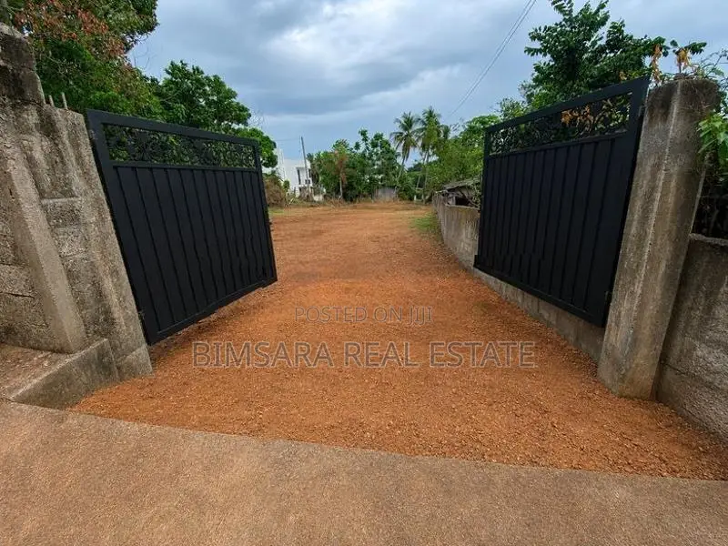 25.7-Perch Residential Land for Sale in Kaduwela | SL14828
