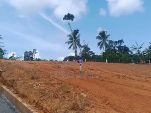 අලුත්වල නගරයට ආසන්නව බිම් කොටස්
