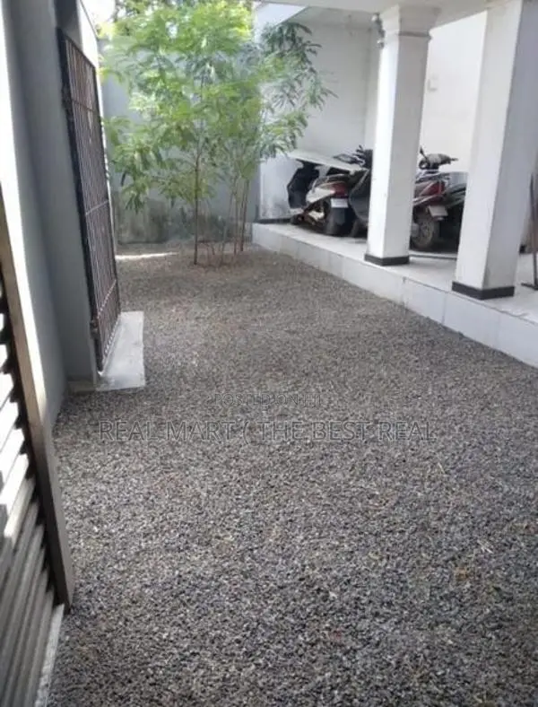 KOTTE : Brand New 3,000 SQFT, (9 Perch) COMMERCIAL BUILDING FOR SALE