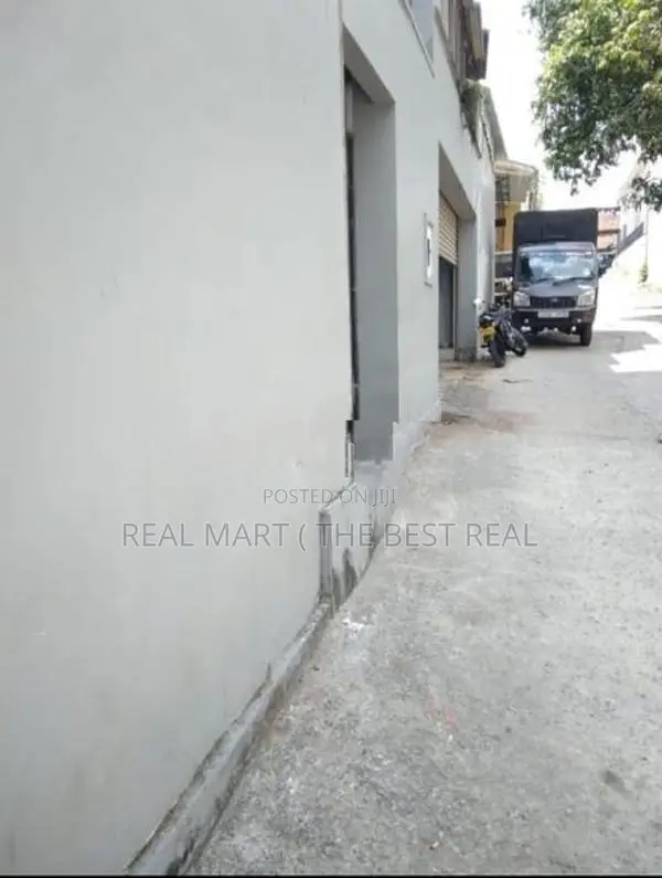 KOTTE : Brand New 3,000 SQFT, (9 Perch) COMMERCIAL BUILDING FOR SALE