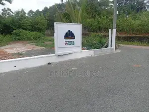 අම්බලන්ගොඩ නගර සභා සීමාවෙන් බිම් කොටස්