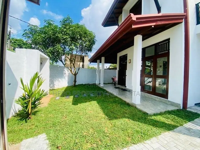 Modern Well Maintained Luxury House for Rent in Boralesgamuwa