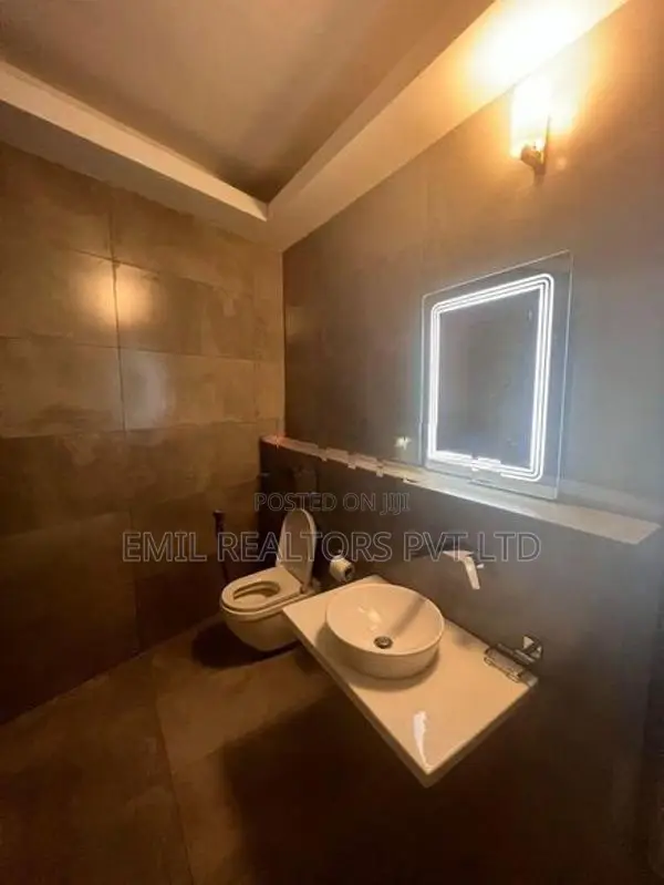 Luxury 5 Bedroom Brand New Modern House for Sale at Nawala (EM058AT)