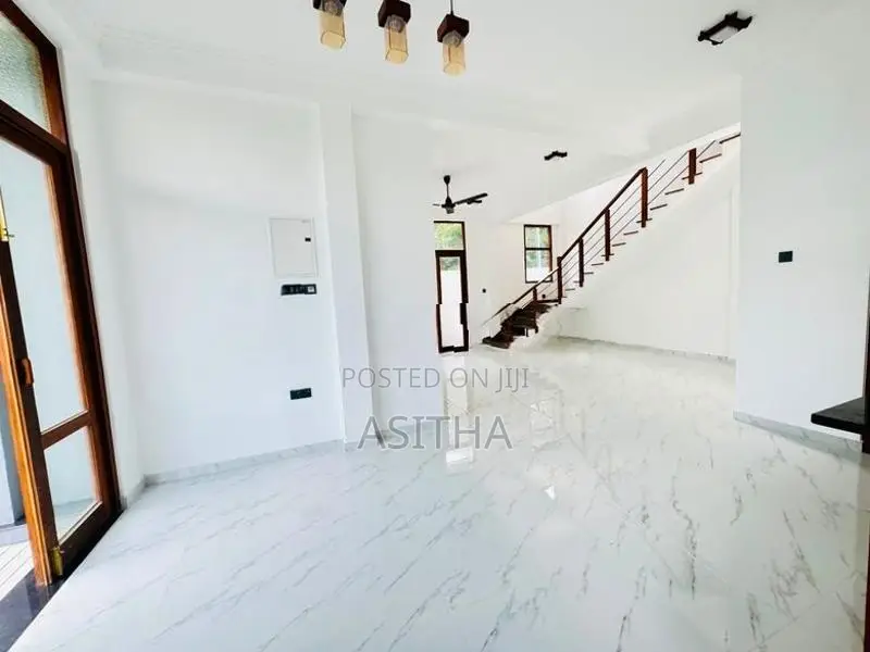 H2 Beautiful House for Sale in Piliyandala