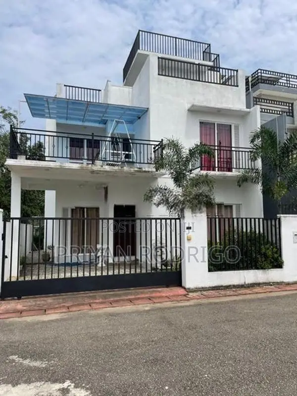 Malabe, Sparkles Residencies 04 BR House on 6.25 Perch of Land for Sal