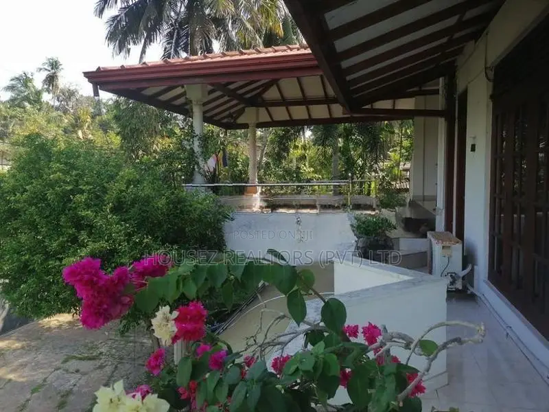 Spacious 8-Bedroom House for Sale - Piliyandala ( Property Id H2852 )