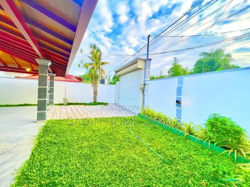 Brand New 10 perch With Luxury Two Storey House in Piliyandala Kesbewa