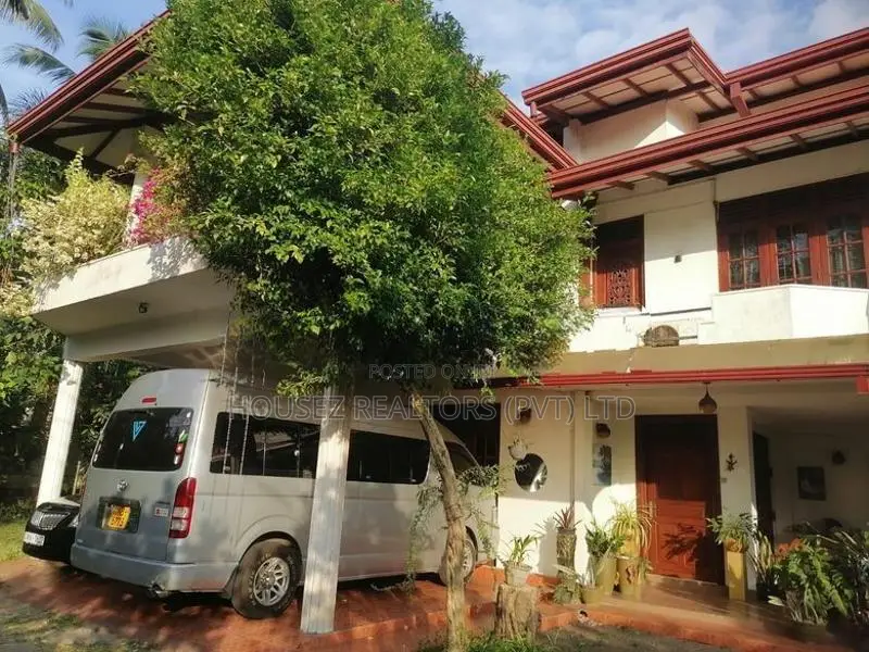 Spacious 8-Bedroom House for Sale - Piliyandala ( Property Id H2852 )