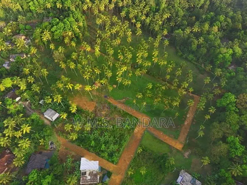 Land for Sale Near Polgahawela Railway Station U03