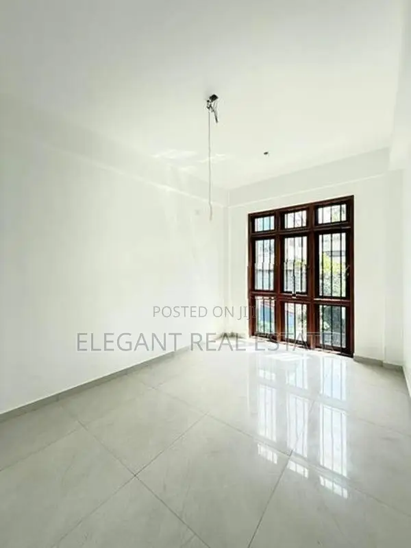 06 Bedroom Unfurnished 03 Storied House for Sale in Nawala (A6477)