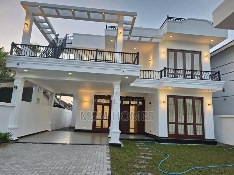 Super Luxury Brand New Modern House For Sale in Negombo
