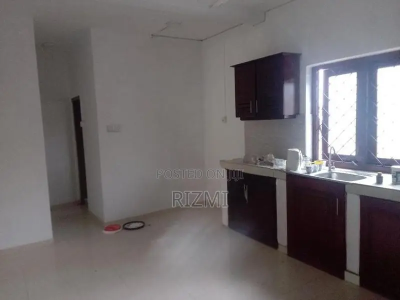 3BR ground Floor house for rent in dehiwala sudarsana road
