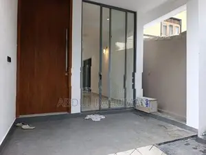 1st Floor Mount Lavinia No Parking House for rent