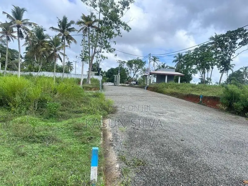 Land for Sale Hikkaduwa with Lake View