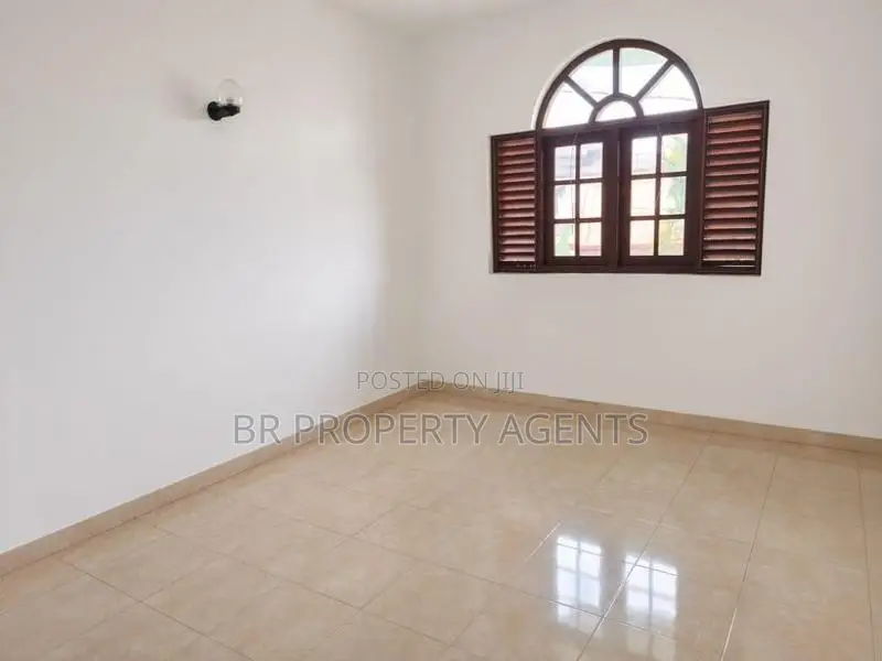 Three Story House for Rent in Nugegoda