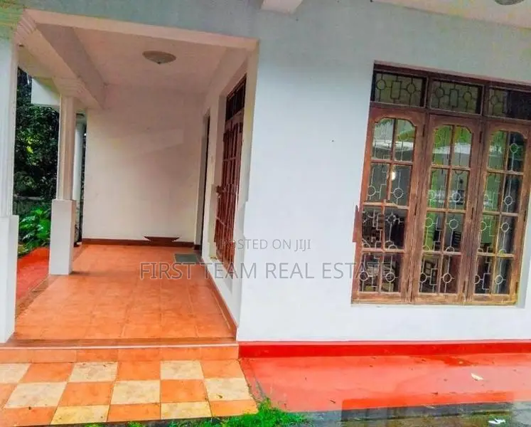 Two-Story House for Sale in Katugasthota