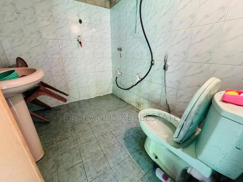(RL650) 10.5 Perch Land with House for Sale in Horana