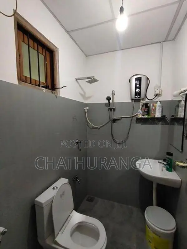 House Sale Near Kandy Road Kadawatha