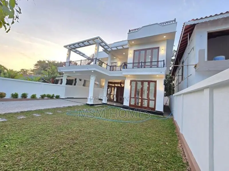 Super Luxury Brand New Modern House For Sale in Negombo