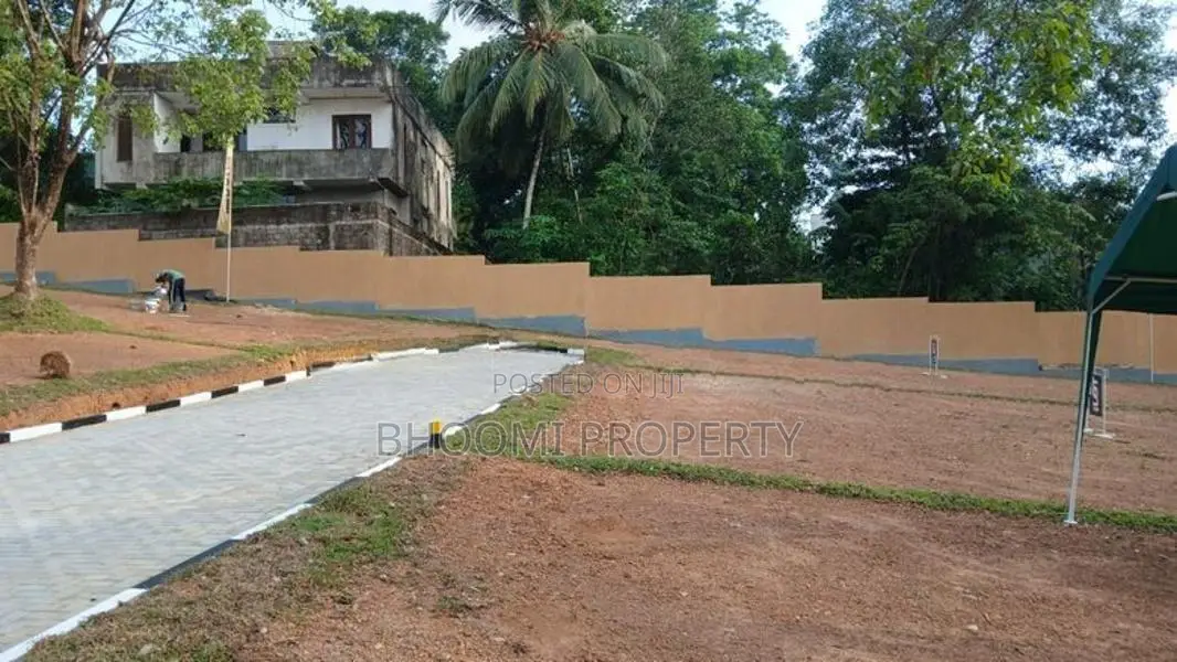 Athurugiriya Brand New Plots For Sale