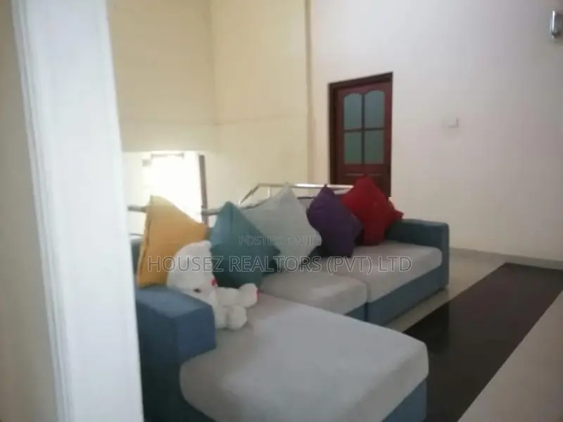 Spacious 8-Bedroom House for Sale - Piliyandala ( Property Id H2852 )