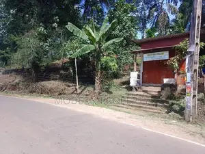 Land and shop for sale in Matale