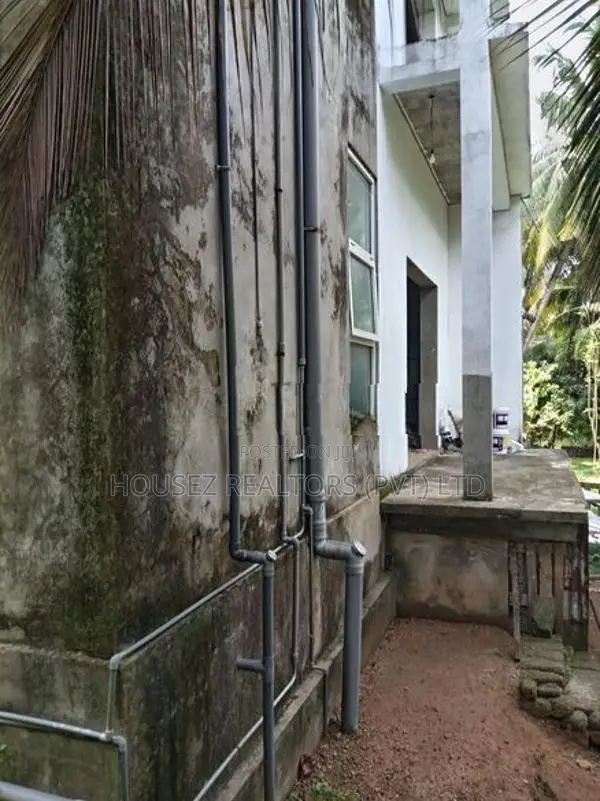 Spacious 36-Perch House for Sale – Kaduwela ( Property Id - H2854 )