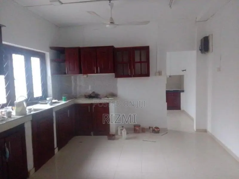 3BR ground Floor house for rent in dehiwala sudarsana road