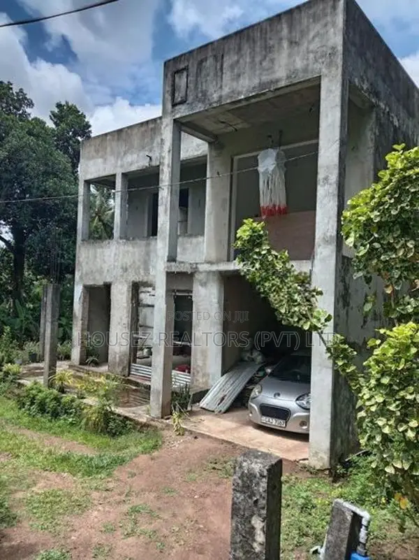 Spacious 36-Perch House for Sale – Kaduwela ( Property Id - H2854 )
