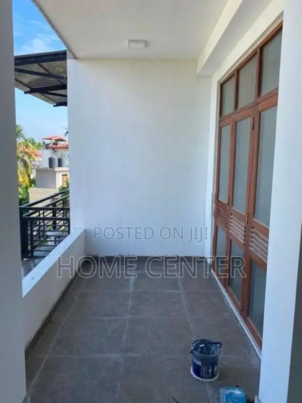 Brand New 3rd Floor House For Rent In Wattala