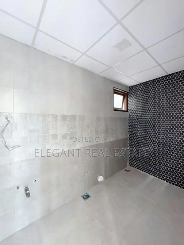 06 Bedroom Unfurnished 03 Storied House for Sale in Nawala (A6477)