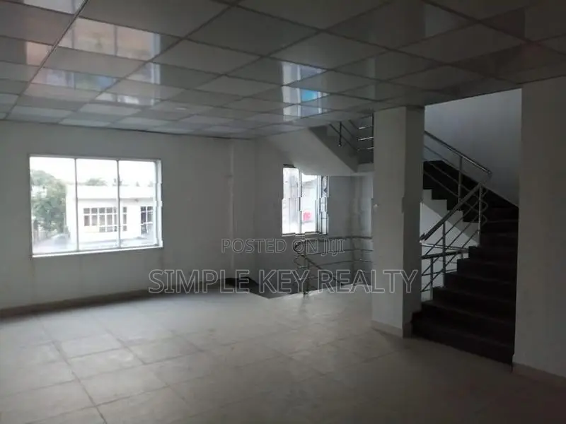 Commercial Building for Sale in Gampaha Feceing Colombo Kanday Road