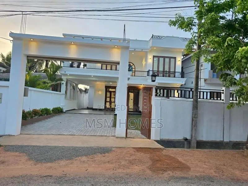 Super Luxury Brand New Modern House For Sale in Negombo