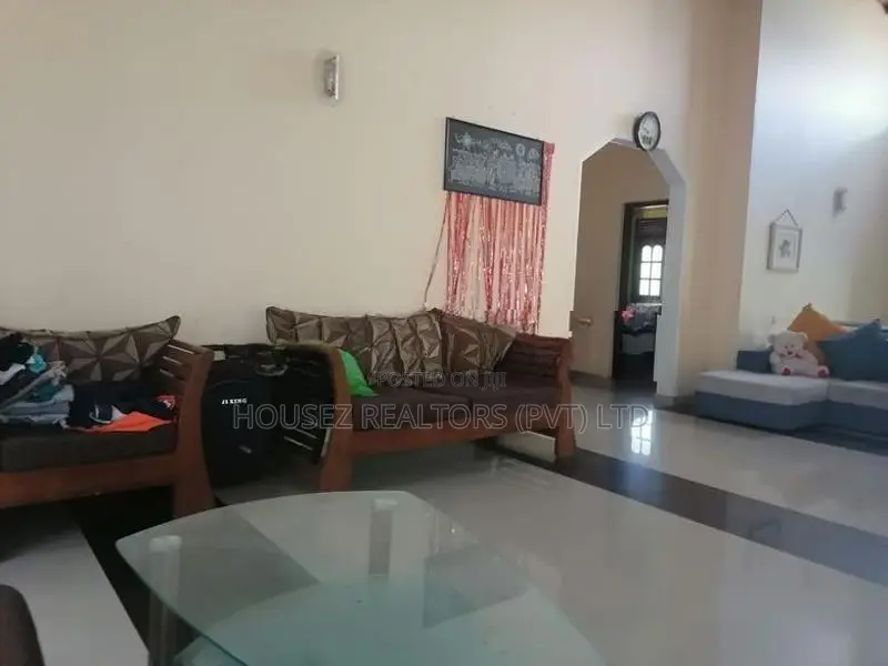Spacious 8-Bedroom House for Sale - Piliyandala ( Property Id H2852 )