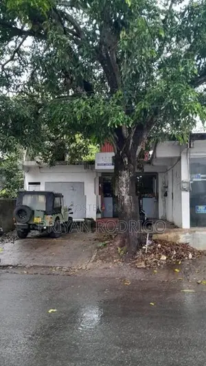 Kohuwala Dutugemunu Street Commercial Space Facing a 30ft Road for Sal