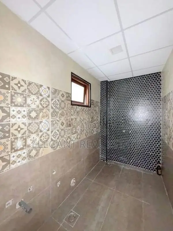 06 Bedroom Unfurnished 03 Storied House for Sale in Nawala (A6477)