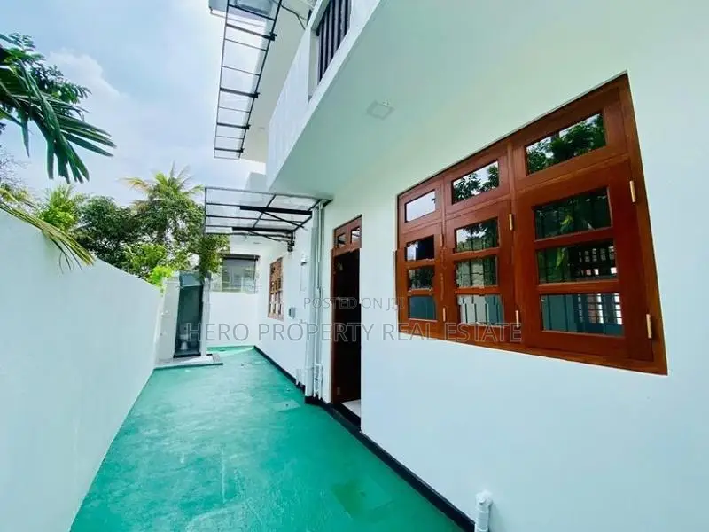 Modern Luxury Quality House for Sale in Boralesgamuwa 🏠