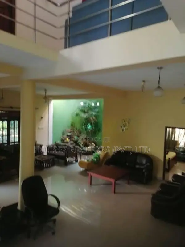 Spacious 8-Bedroom House for Sale - Piliyandala ( Property Id H2852 )