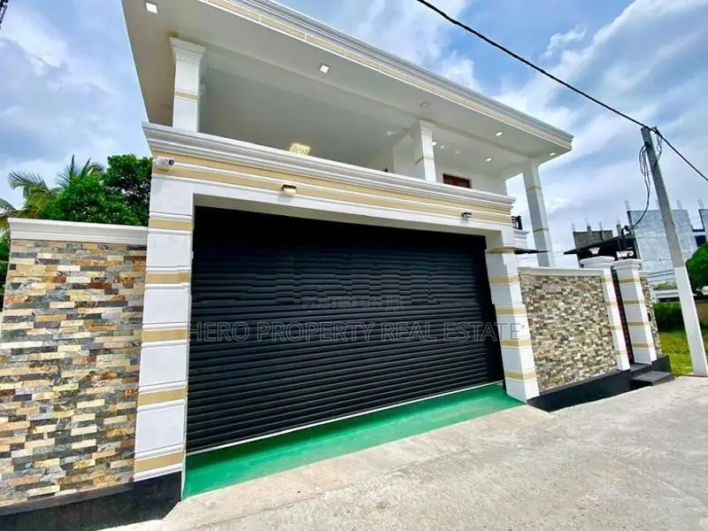 Modern Luxury Quality House for Sale in Boralesgamuwa 🏠