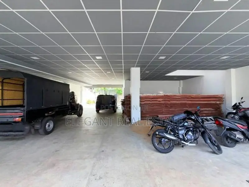 06 Bedroom Unfurnished 03 Storied House for Sale in Nawala (A6477)