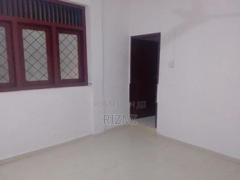 3BR ground Floor house for rent in dehiwala sudarsana road
