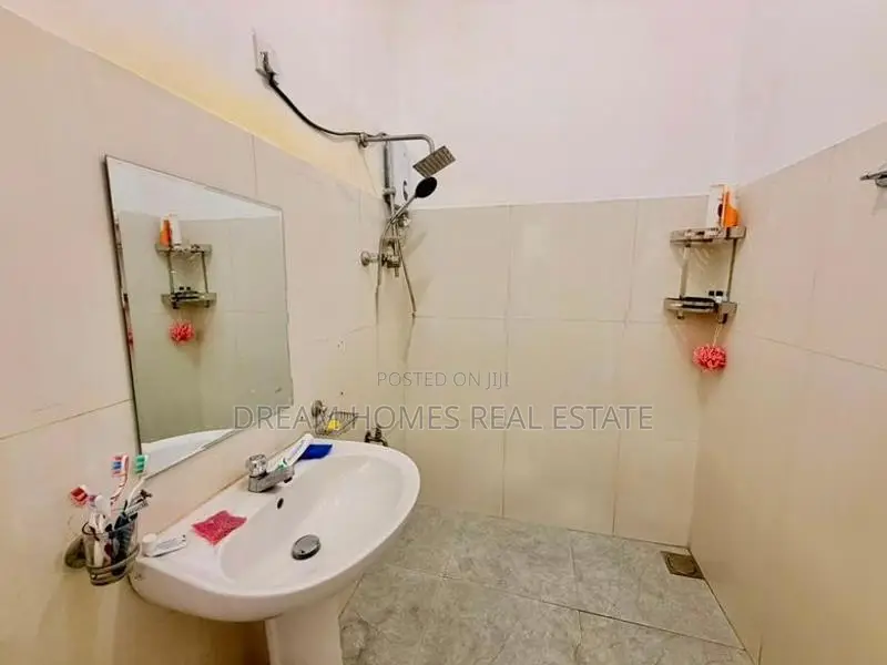 Beautiful 5-Bedroom House for Sale – Kahathuduwa Area