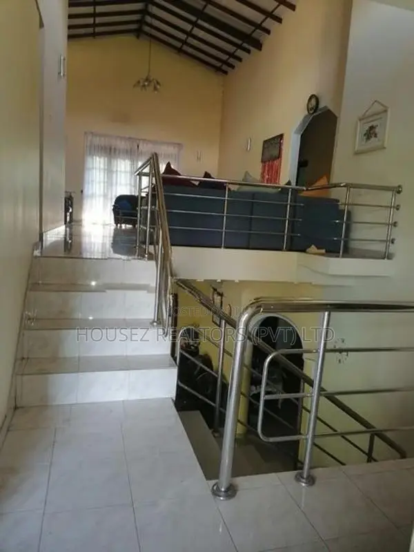 Spacious 8-Bedroom House for Sale - Piliyandala ( Property Id H2852 )