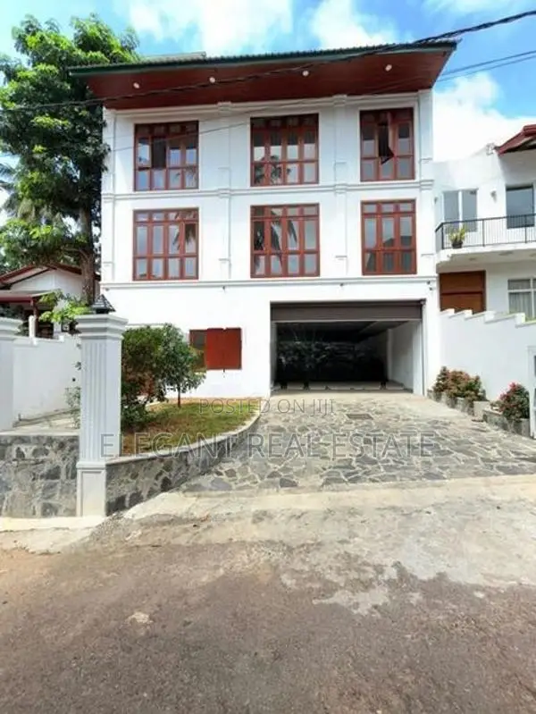 06 Bedroom Unfurnished 03 Storied House for Sale in Nawala (A6477)