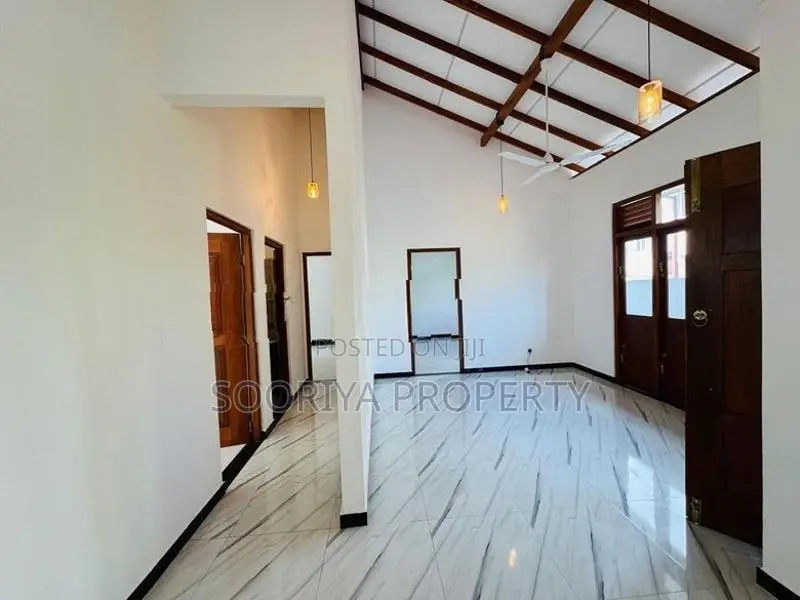 සුඛෝපභෝගී තනිමහල් නිවසක් විකිණීමට - Piliyandala