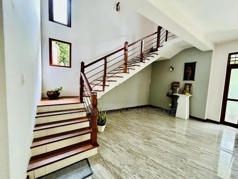Luxurious Modern House for Sale in Kadawatha 🏠