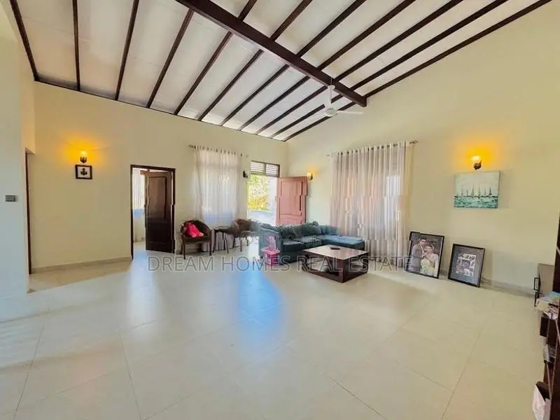 Luxury 2-Storey House with 3rd Floor Annex for Sale – Dehiwala