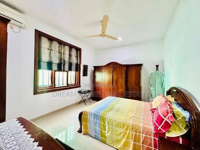 Spacious 5-Bedroom Residence for Sale-Colombo 03